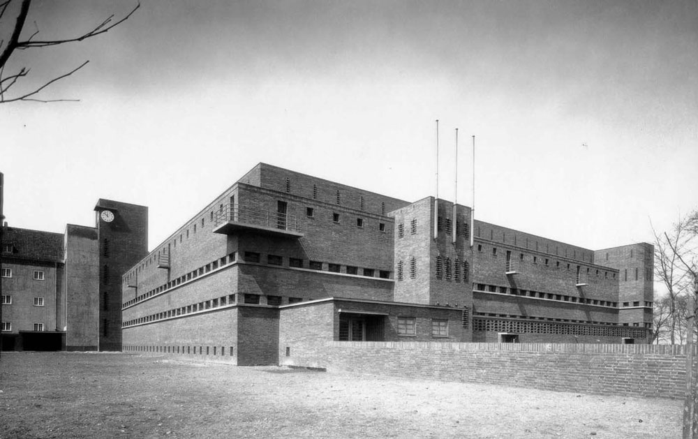 CD-Gymnasium, Innenhof