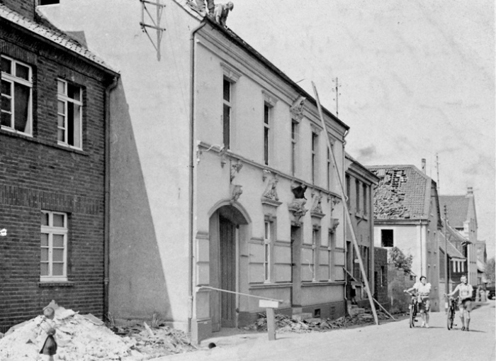 1943 Haus Salm beschädigt