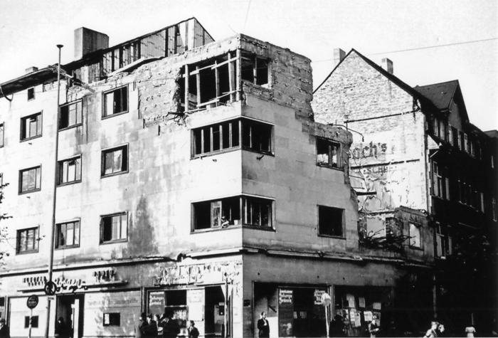 Zerstörtes Schick-Haus nach dem 2. Weltkrieg